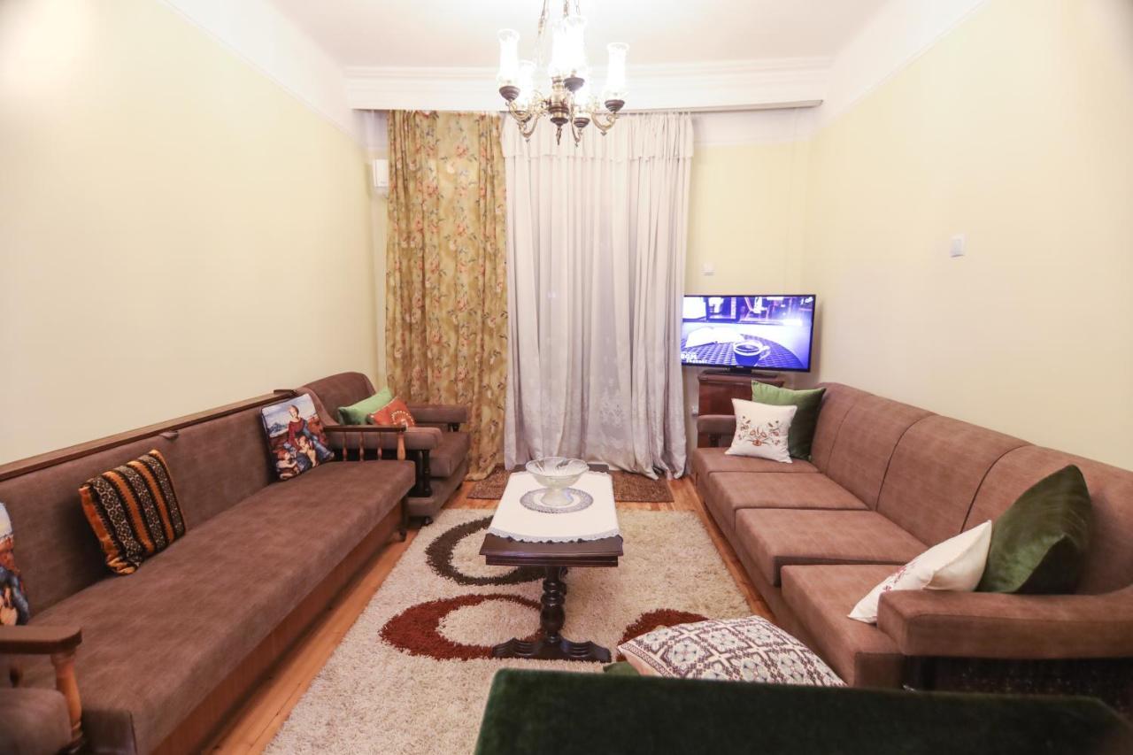 Quiet, Fully Refurbished Apartment In เทสซาโลนิกิ ภายนอก รูปภาพ