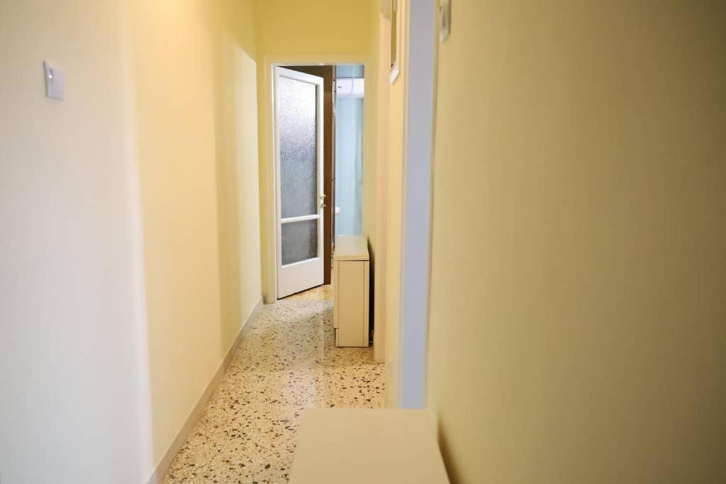 Quiet, Fully Refurbished Apartment In เทสซาโลนิกิ ภายนอก รูปภาพ
