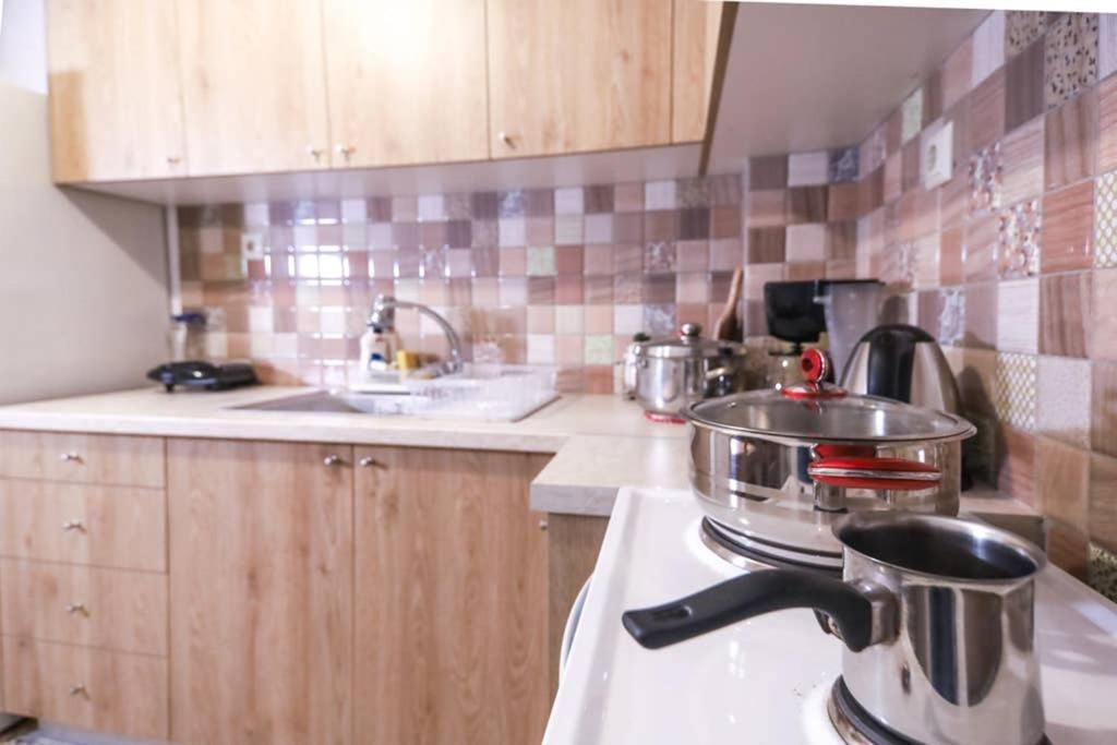 Quiet, Fully Refurbished Apartment In เทสซาโลนิกิ ภายนอก รูปภาพ