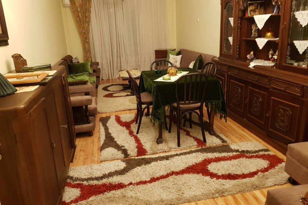 Quiet, Fully Refurbished Apartment In เทสซาโลนิกิ ภายนอก รูปภาพ